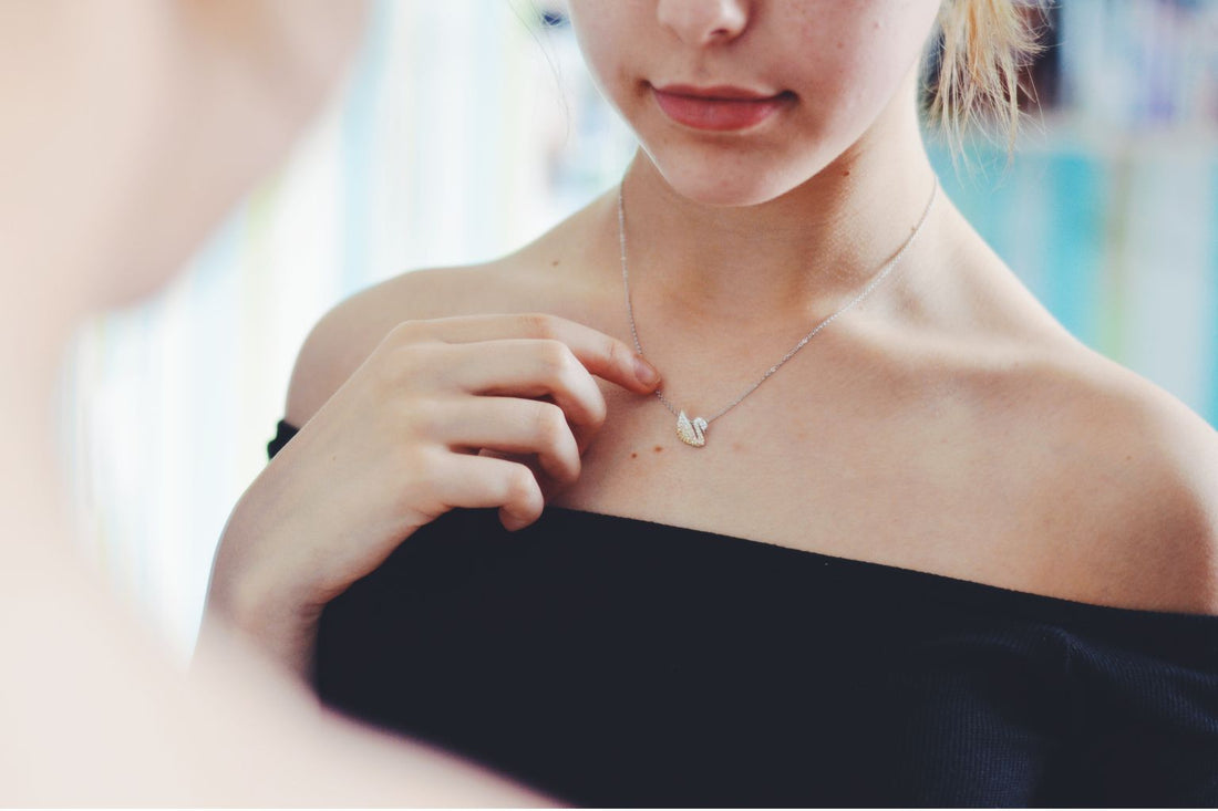 Silver Plated vs Sterling Silver: What’s the Difference?