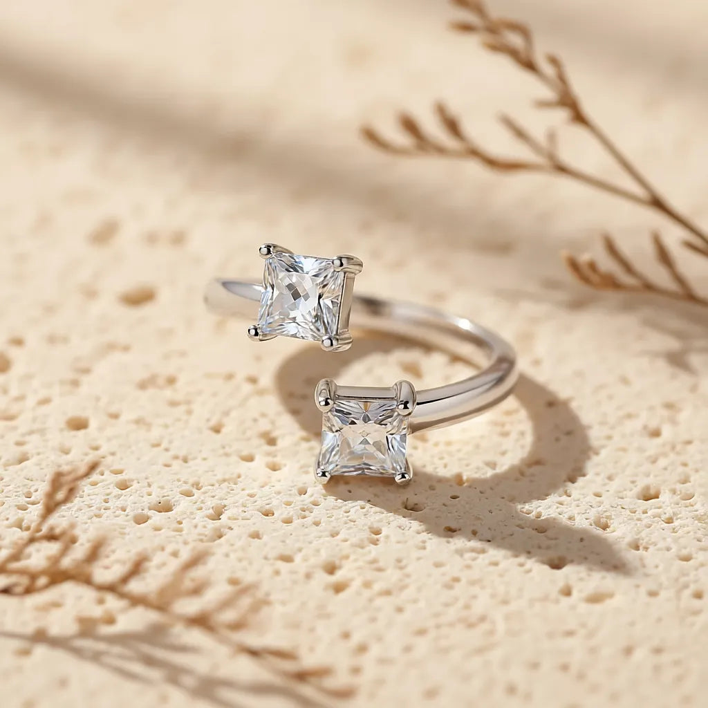 "Caja" Moissanite Ring