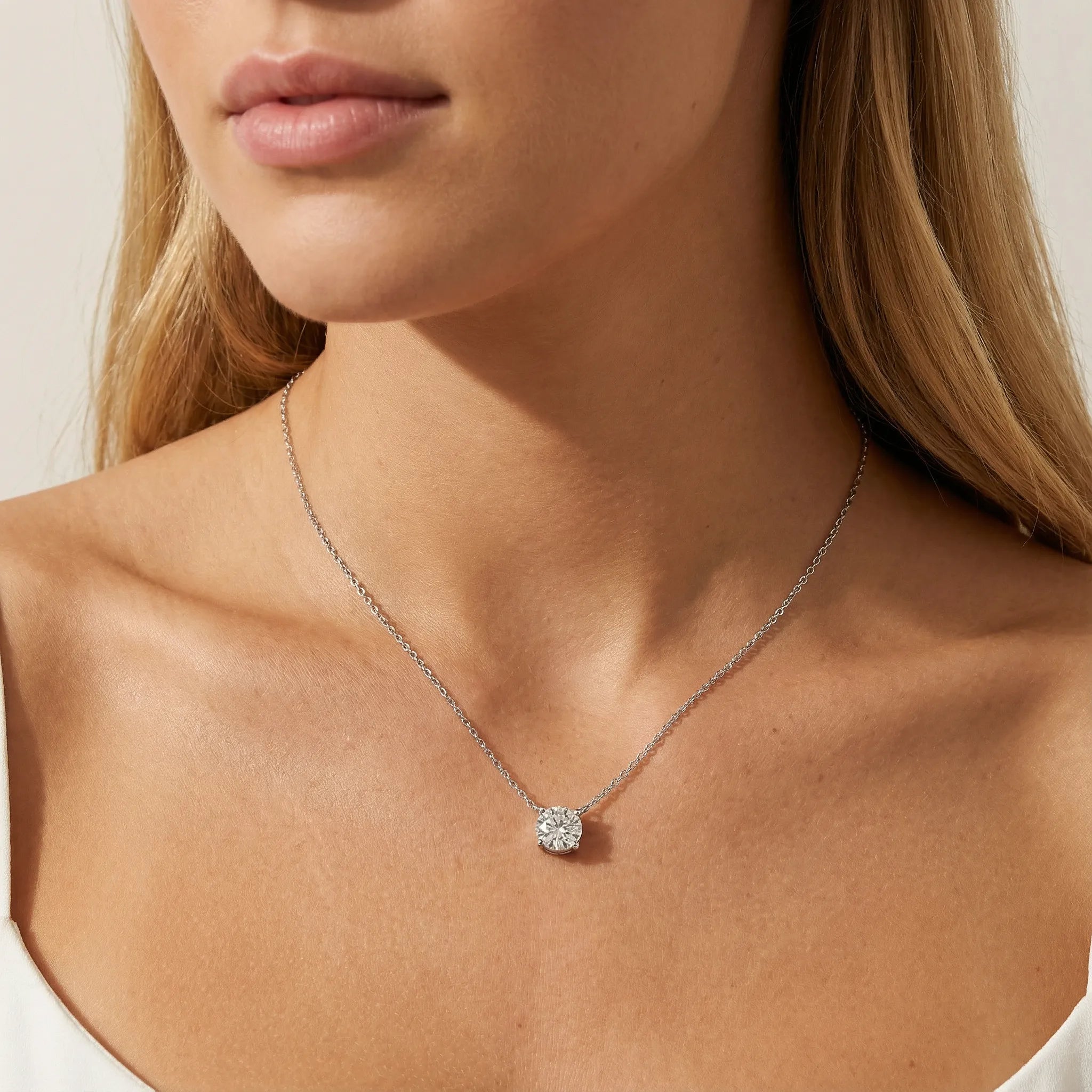 "Mira" Moissanite Pendant Necklace