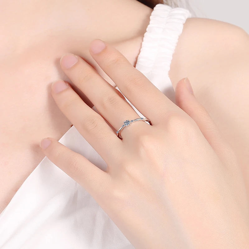 "Liola" Moissanite Ring