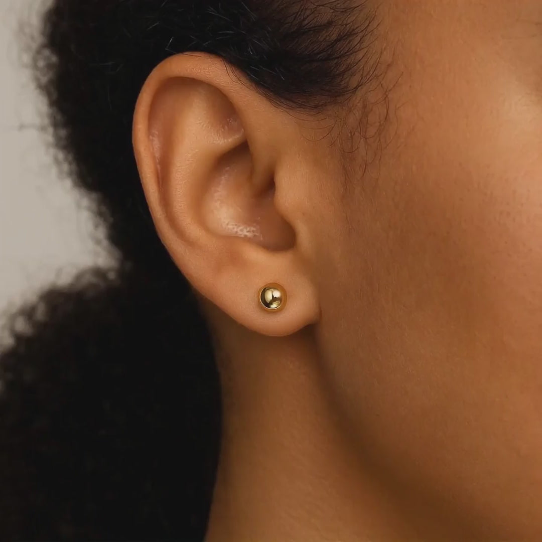 Small Round Stud Earrings 14k