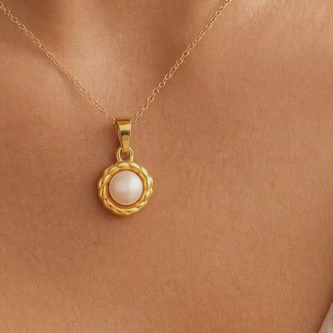 Pearl Flower Necklace